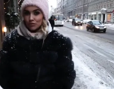 Russian Beauty Gives Amazing Public Blowjob!
