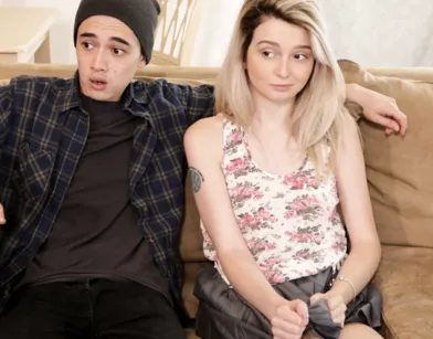Young Stud Fucks Hot Babe at Her House While Parents Are Home!