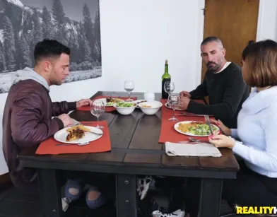 Sexy Girl Seduces Young Guy During Family Meet-the-Parents!