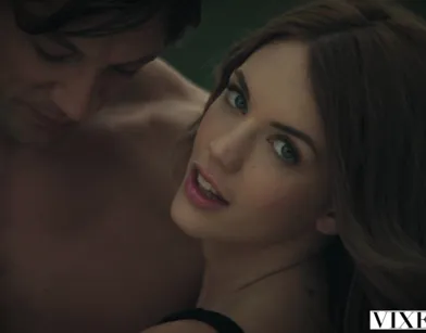 Young Hottie Fucks Her Dream Guy on the First Day of Vacation!