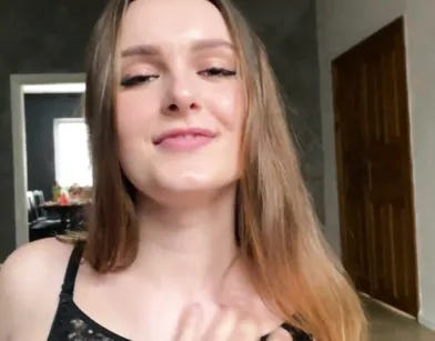Tinder Hookup Ends in First-Date Creampie Sex!