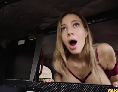 Czech Beauty Pays for Taxi with Her Body and Hot Fuck!