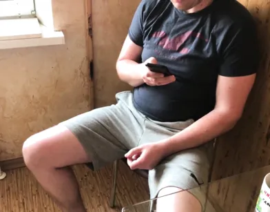 No Man Around – Stepsister Starts Looking at Stepbro Differently!