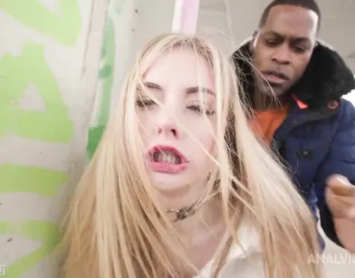 Double Penetration Makes Blonde Scream in Orgasm!
