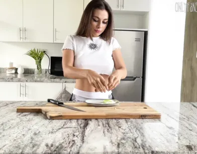 Escort Girl Gives Blowjob Then Cooks Dinner Like a Housewife!
