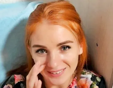 Redhead Stepsister Gives the Best Homemade Blowjob!
