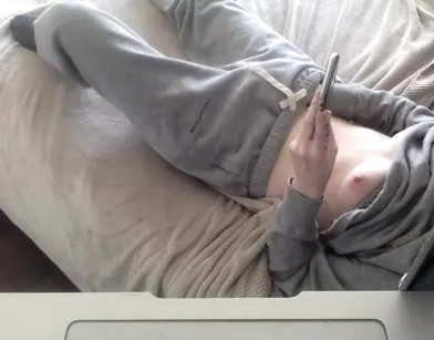 Young Girl’s Hot Morning Masturbation Session!